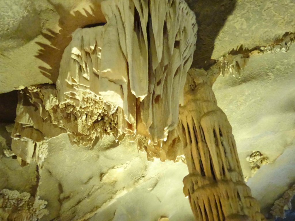 grotte de la baie de ha long