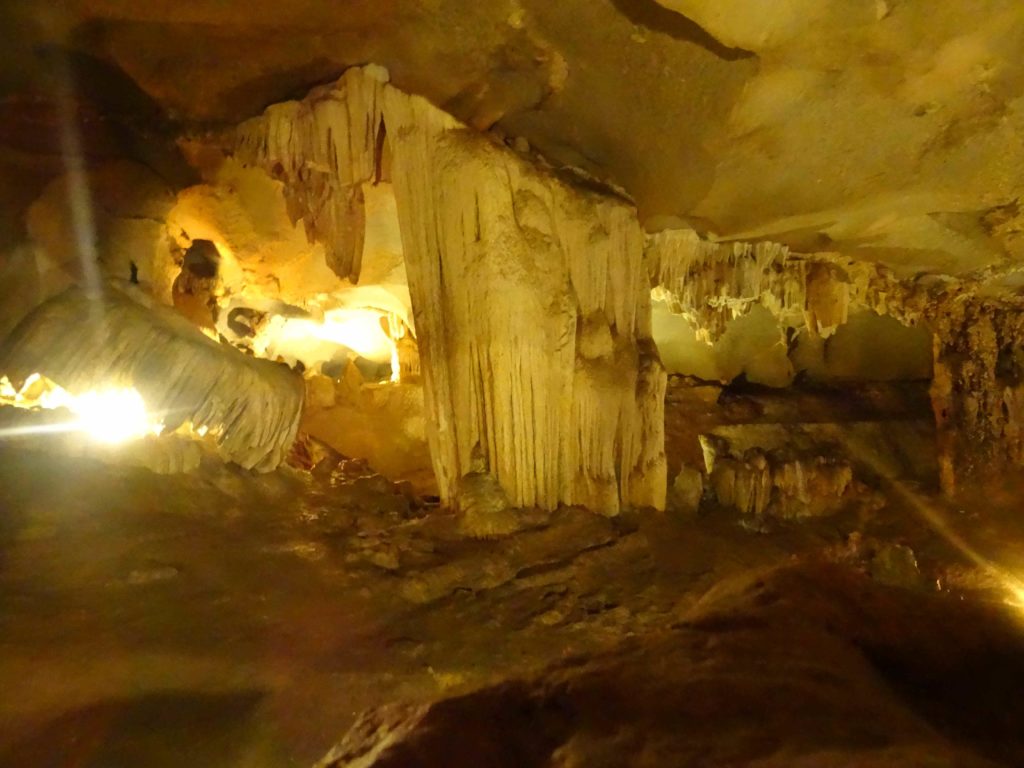 grotte de la baie de ha long