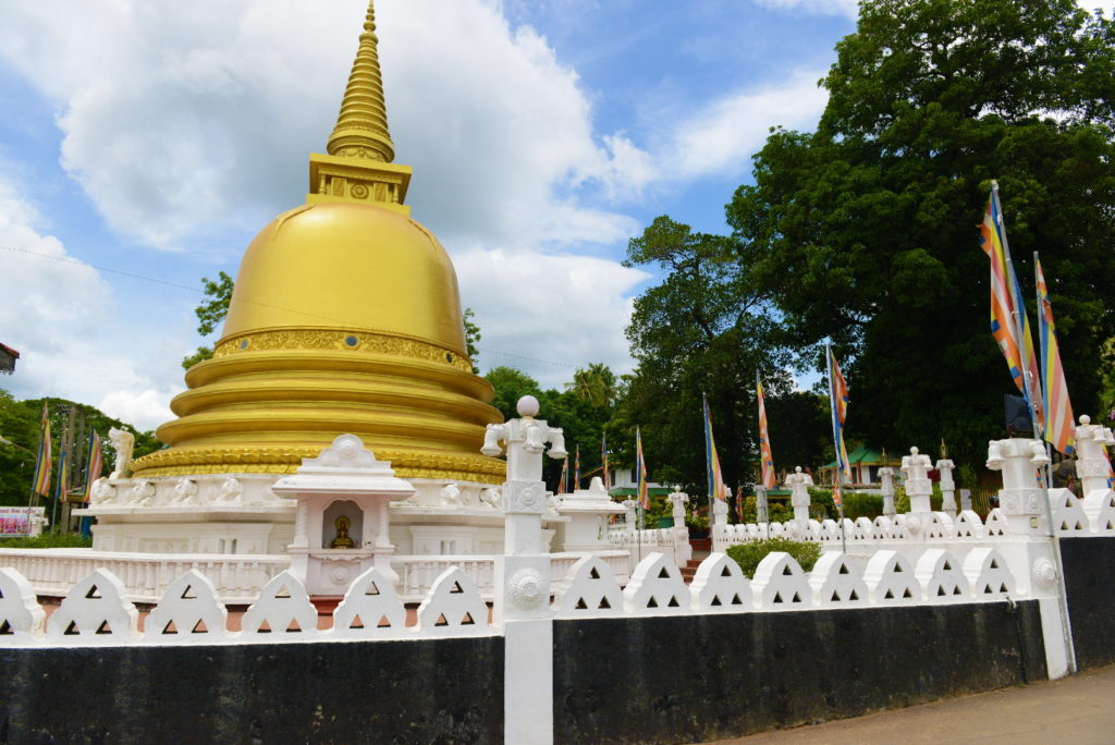 dambulla et son rock temple, stupa