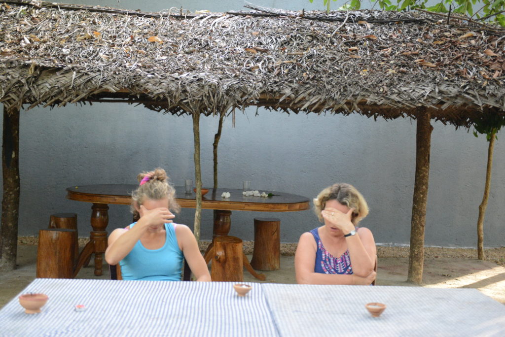 chatoune et mamisa au petit-déjeuner à Sigiriya