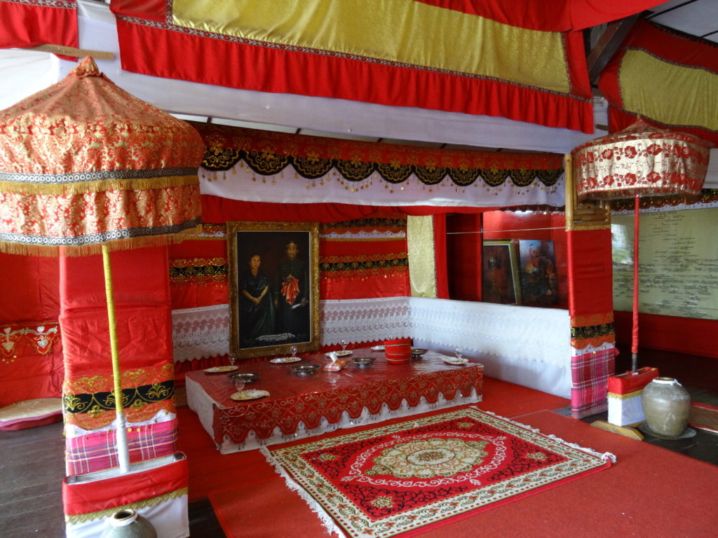 intérieur de Balla Lompeo Museum Makassar