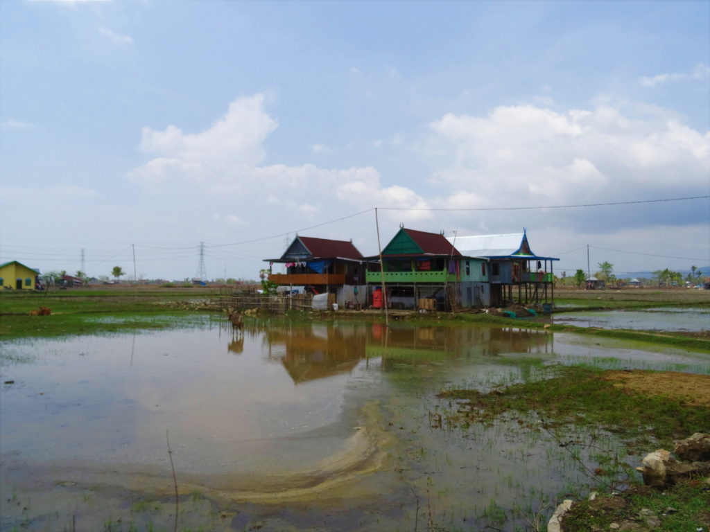 maison au milieu des rizières entre ramang-ramang et makassar