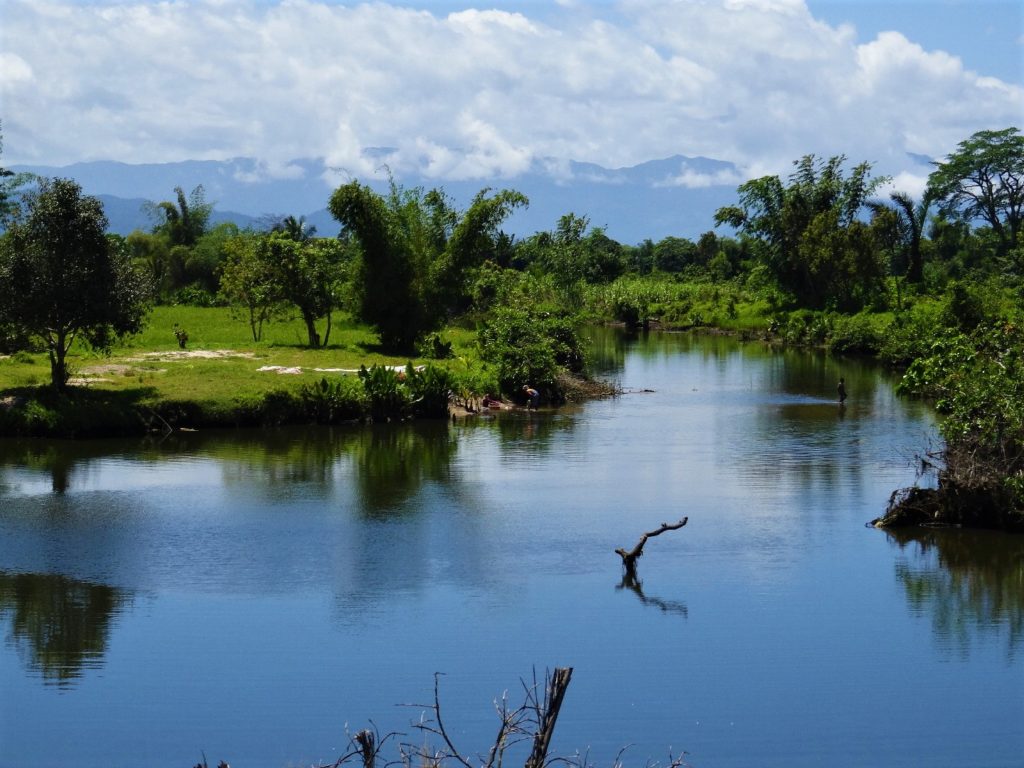 paysage de maroantsetra : rivière