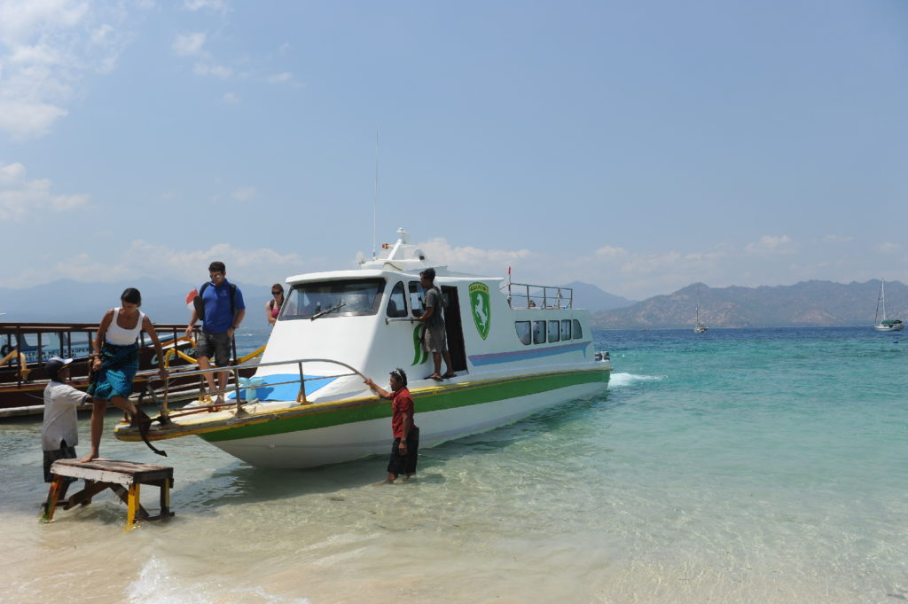 plage de gili trawangan où arrivent les bateaux d'amed et ailleurs