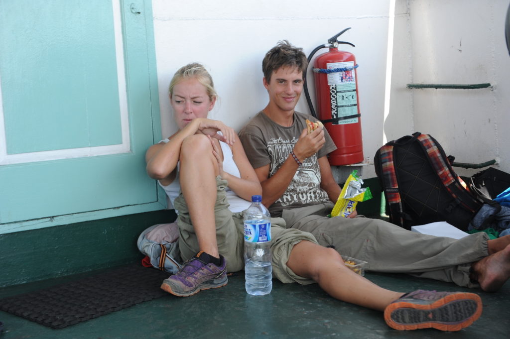 les doudous sur le ferry bac entre Java et Bali