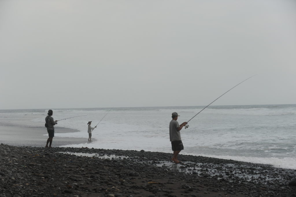 pêcheurs à balian beach