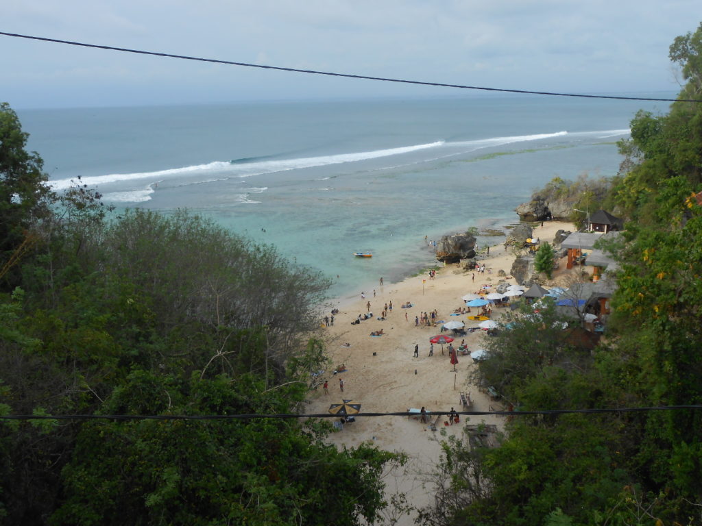 plage de dreamland, spot de surf, près de Kuta Bali