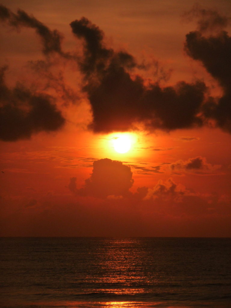 coucher de soleil sur la plage de Kuta Bali