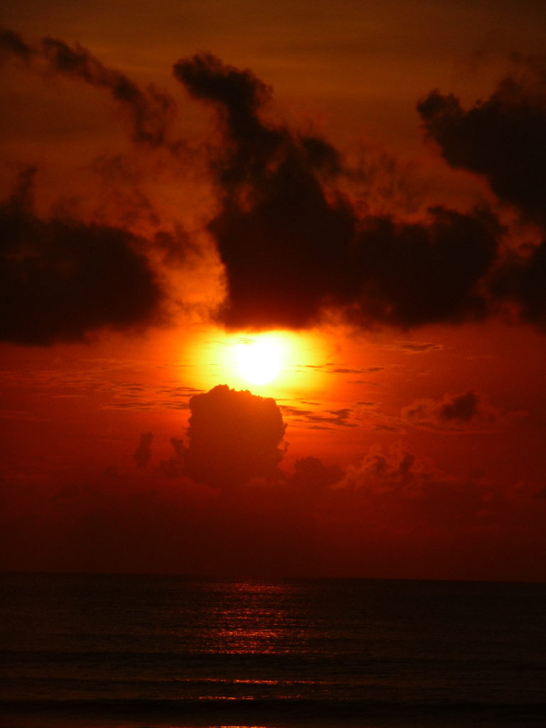 coucher de soleil sur la plage de Kuta Bali
