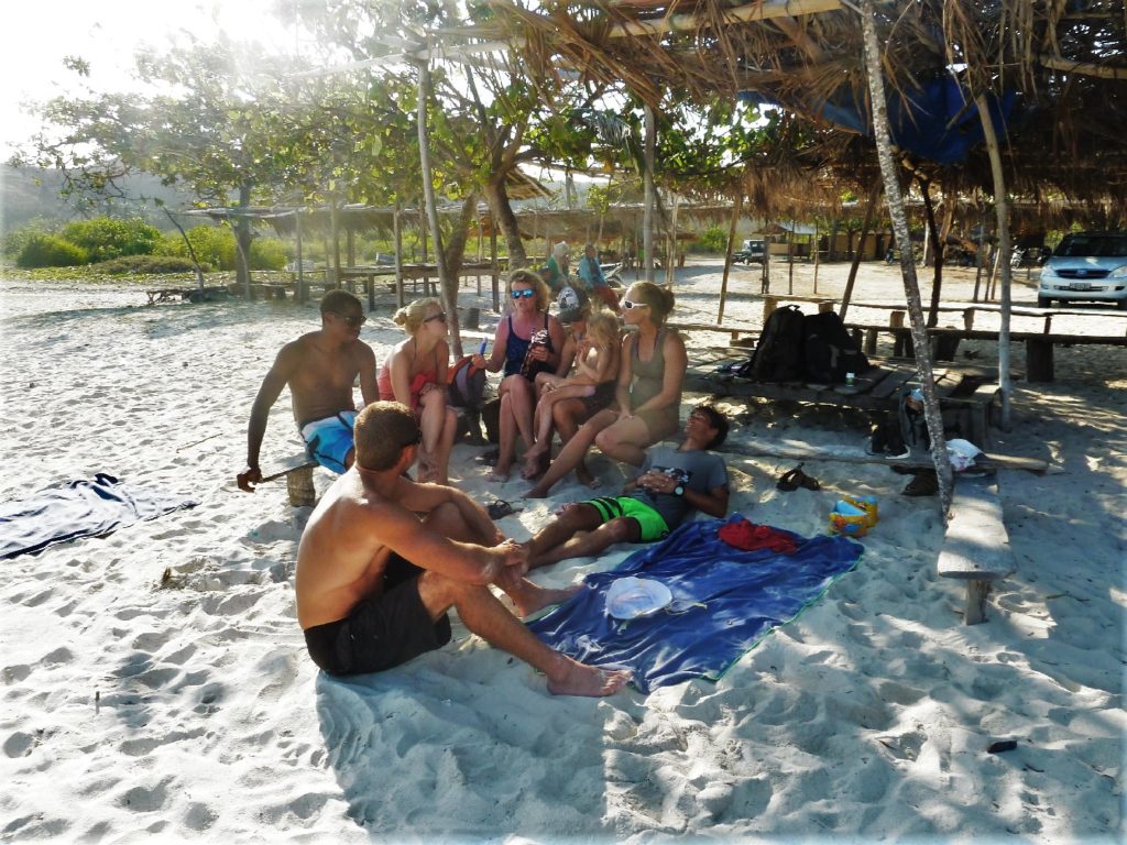 notre famille sur la plage de tanjung aan beach