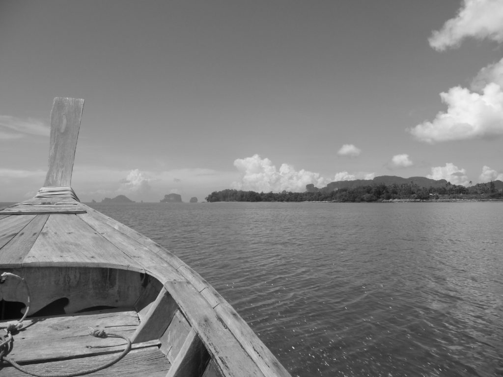 sur le bateau pour rejoindre railay depuis krabi