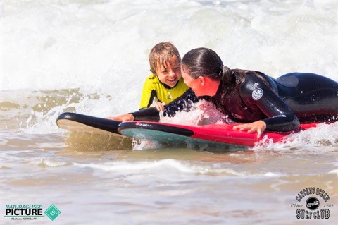 surf en famille parents saisonnier enfant voyage 