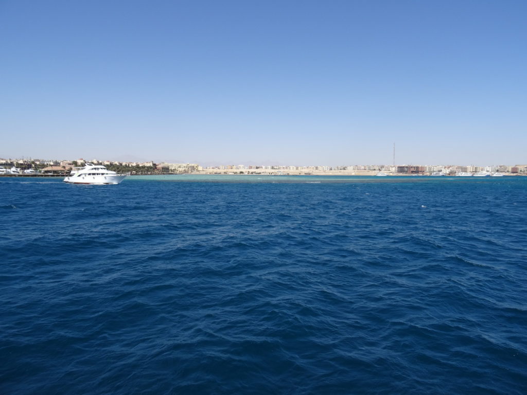Première plongée pour Chatounette, paysage le long de la côte, hurghada, egypte