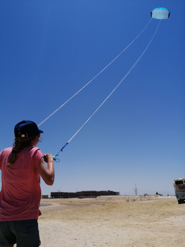 aile de traction au spot de kitesurf entre El Gouna et Hurghada sur les côtes de la Mer Rouge