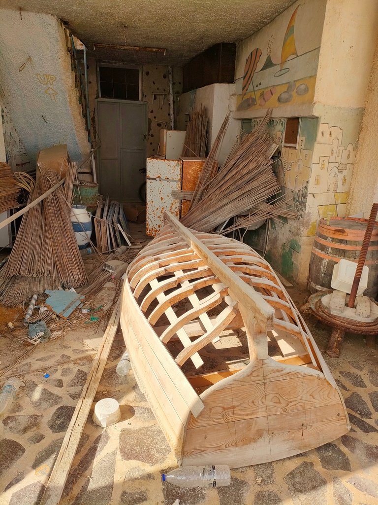 construction de bateau à Thirassia, Santorin