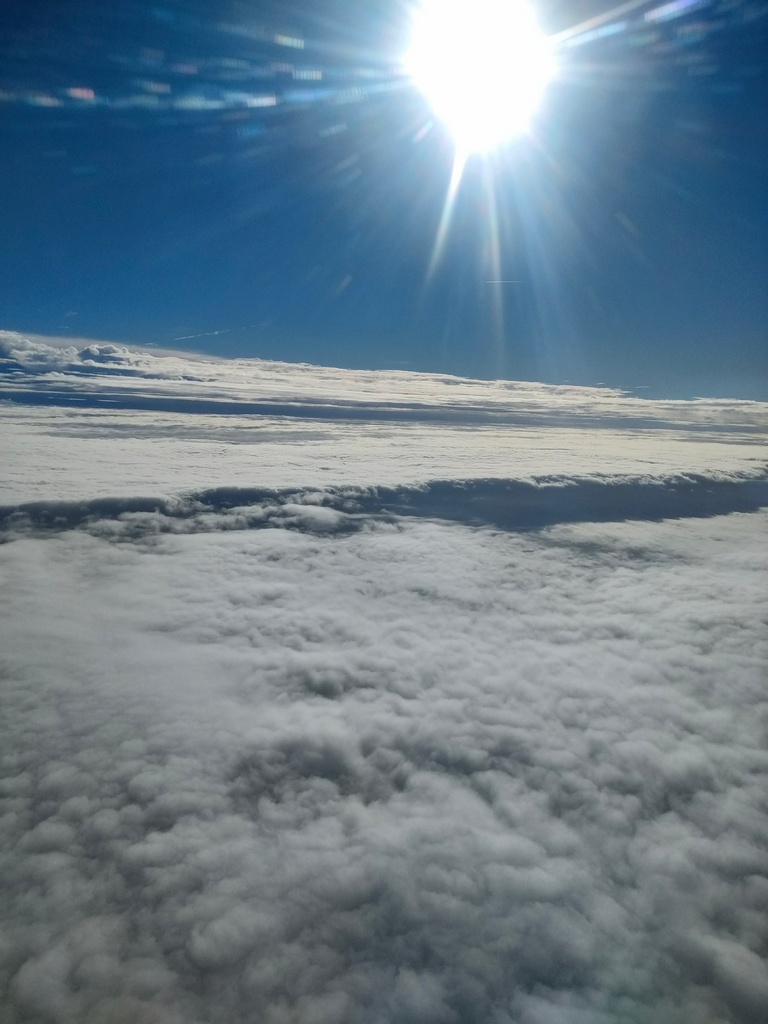 vue depuis l'avion, mer de nuages