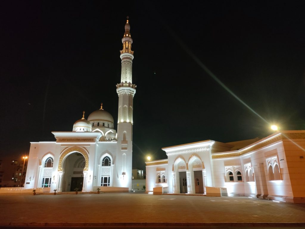mosquée en bordure de route