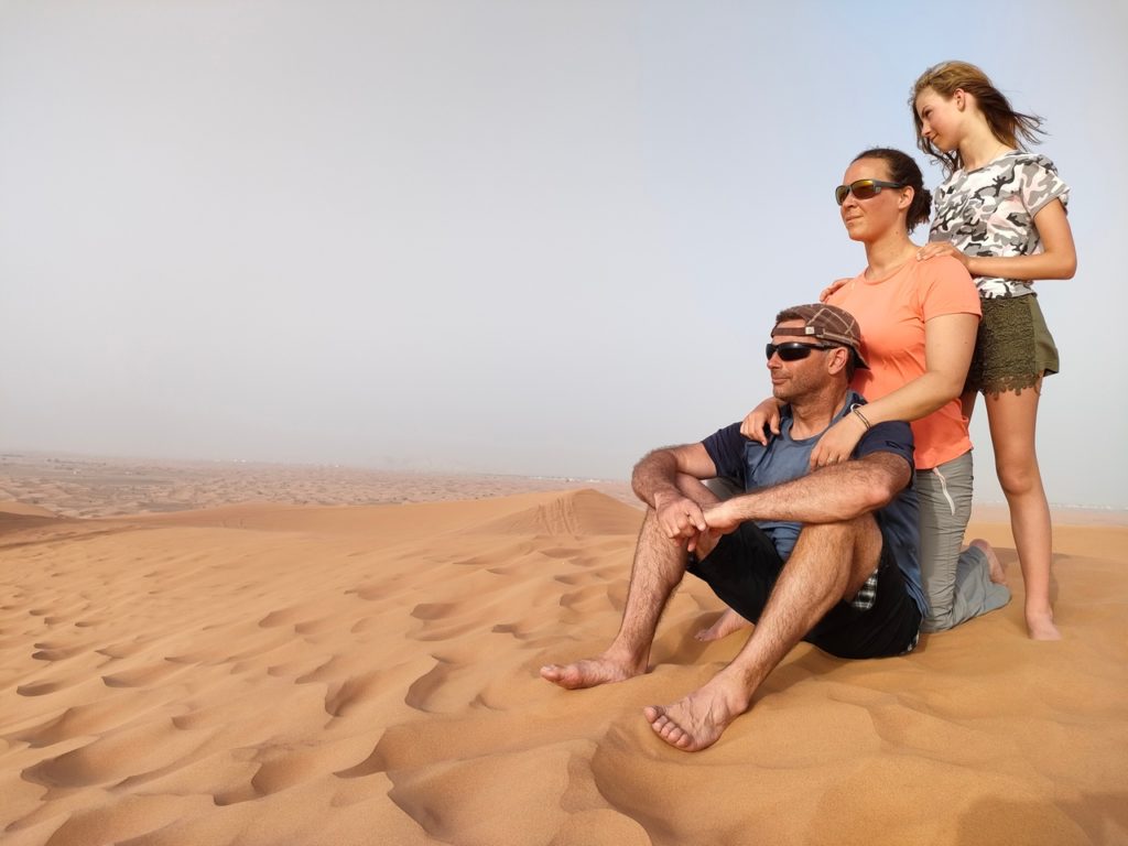 excursion dans le désert de Dubaï - dunes bashing 4x4 dans les dunes de sable, les 3 chatons