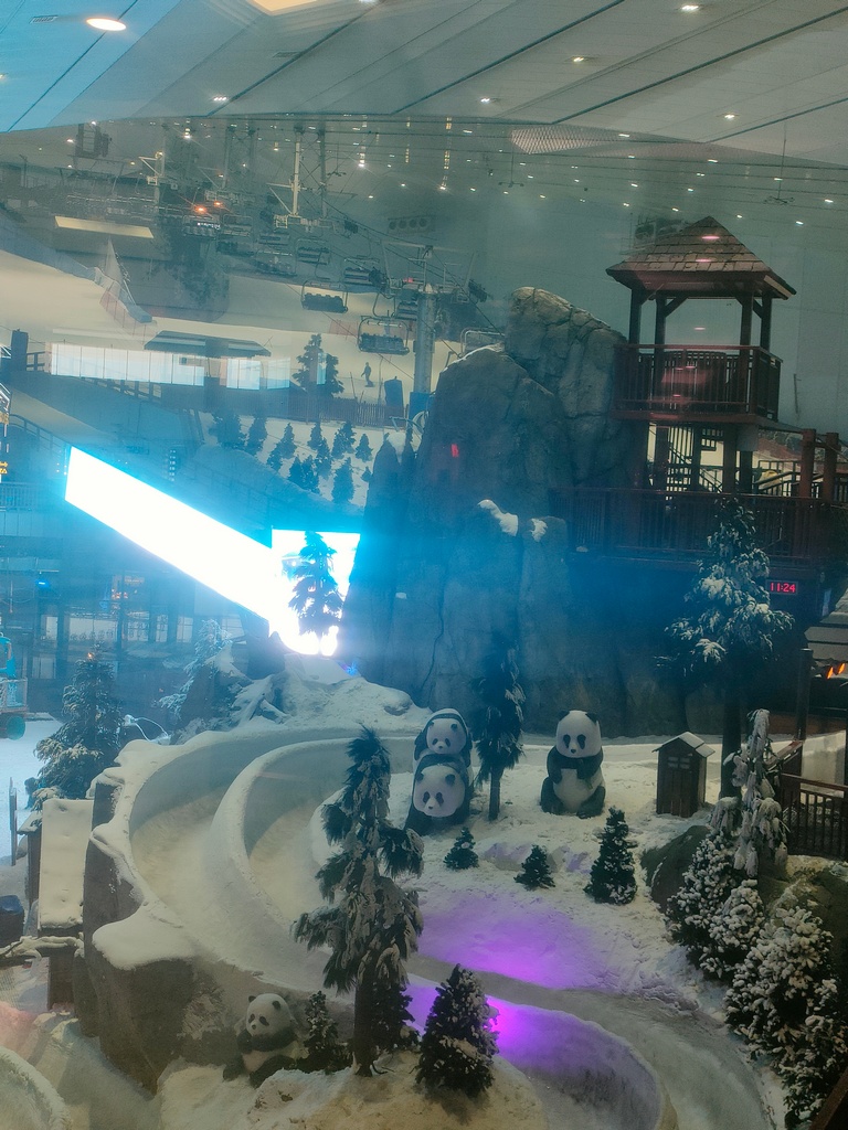 moe mall of the emirates dubai, piste de ski indoor