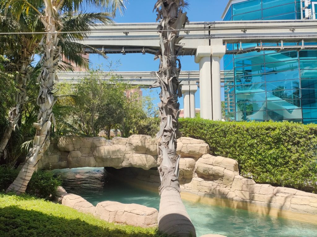 Atlantis Dubai sur Palm Jumeirah : le monorail qui relie palm jumeirah à l'hotel