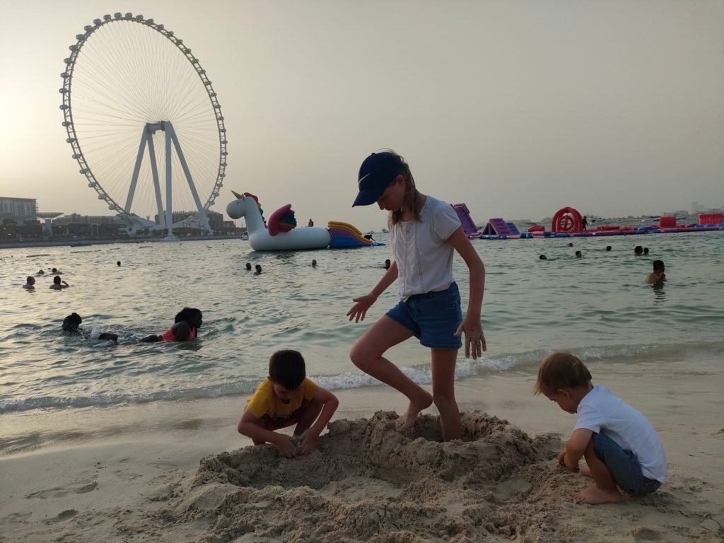 JBR Jubera Beach Residences plage de Dubaï au coucher du soleil