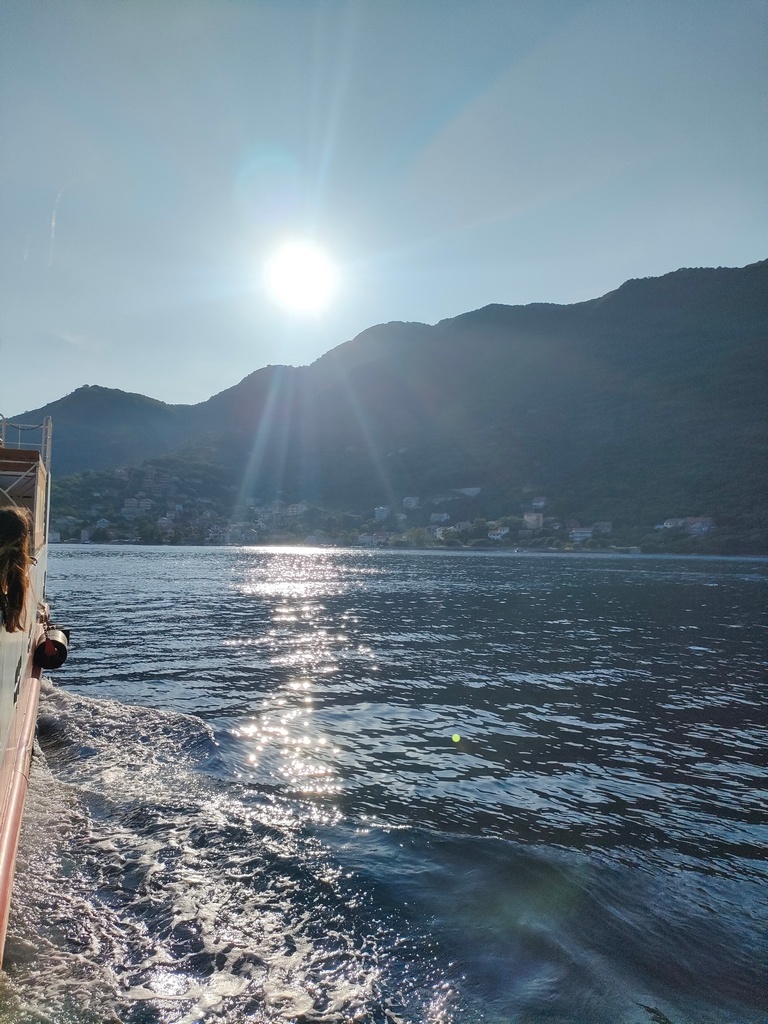 Ferry baie de Kotor après la visite de Lustica (13)
