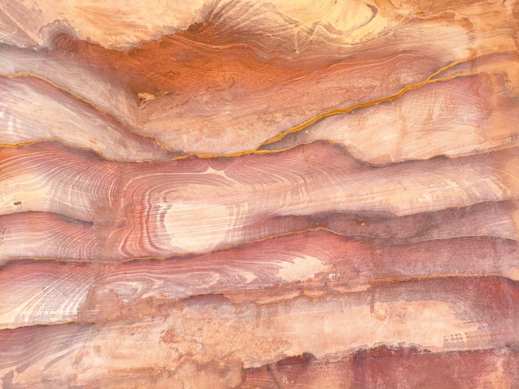 roche colorée de pétra