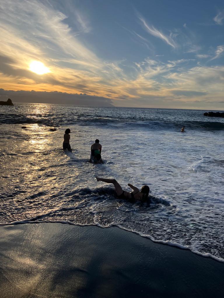 coucher de soleil et baignade depuis la plage de Los Gigantes, Ténérife