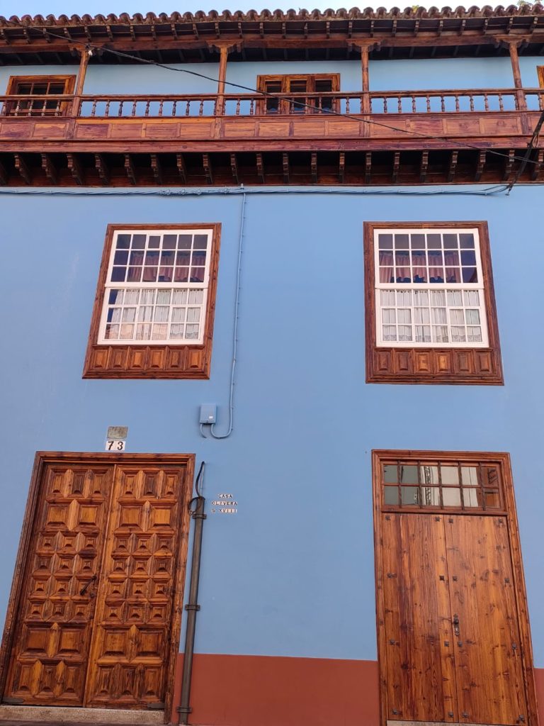 belle façade bleue de La Laguna, Ténérife