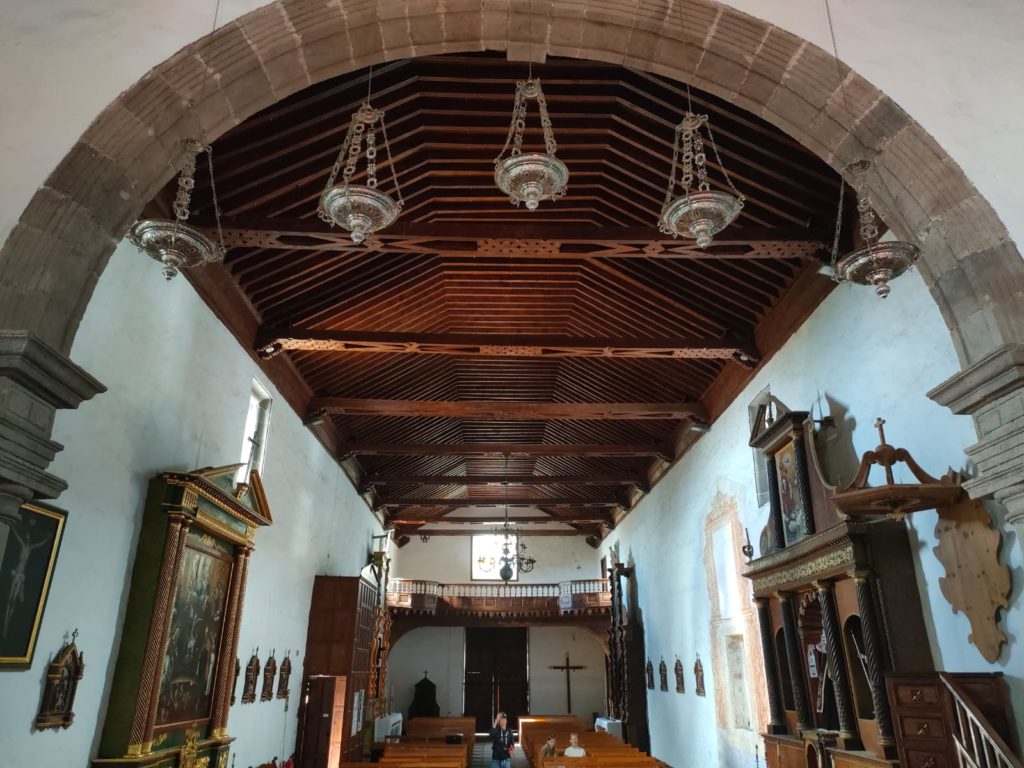 intérieur d'une église de vilaflor, ténérife
